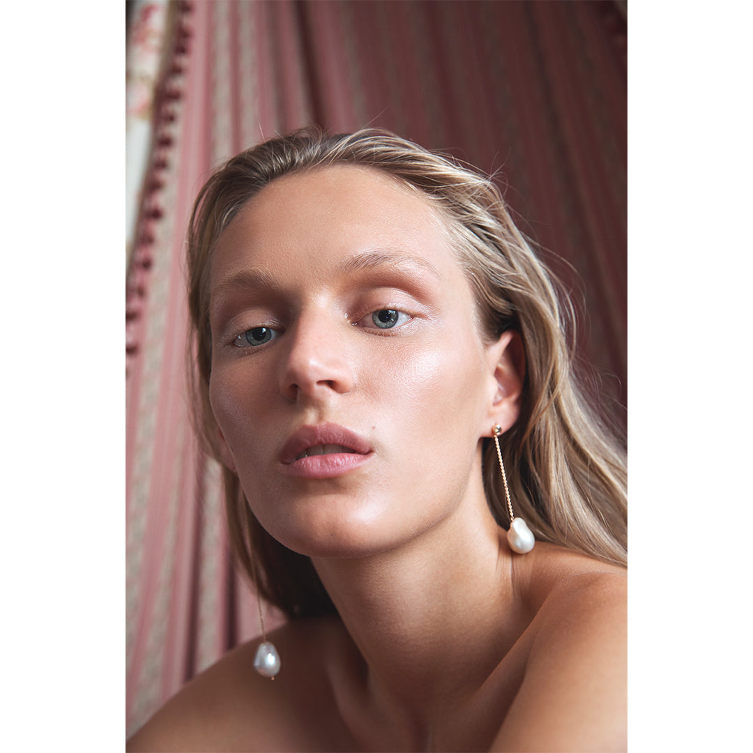 Medium Baroque Pearl Short Chain with a Champagne Diamond Stud (Price for single)